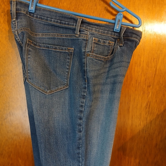 OldNavy curvy 12 stretch 31.5" inseam - Picture 6 of 16